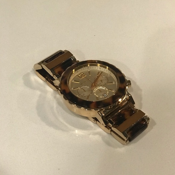 Michael Kors Tortoise Shell/Gold Watch - Picture 2 of 5
